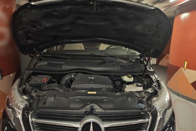 Used Mercedes-Benz V-Class 2017 V 260 Avantgarde Edition Engine Bay