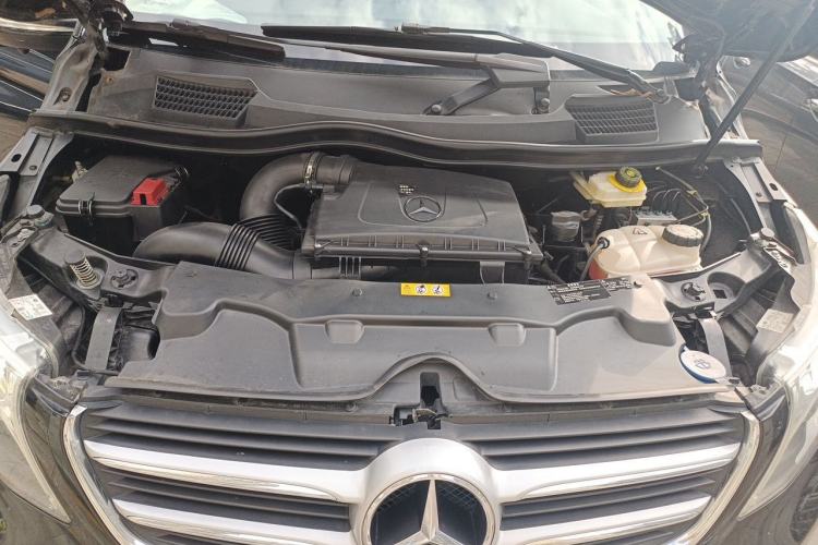 Used Mercedes-Benz V-Class 2017 V 260 Avantgarde Edition Engine Bay