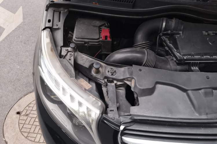 Used Mercedes-Benz V-Class 2017 V 260 L Prestige Extended Edition Engine Bay Right