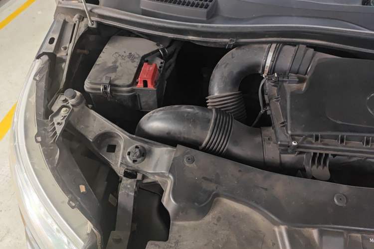Used Mercedes-Benz V-Class  Engine Bay Right