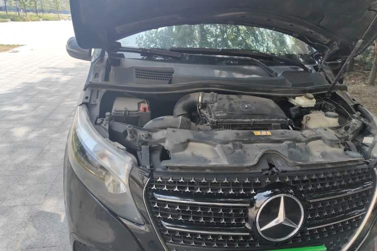 Used Mercedes-Benz V-Class 2017 V250 2.0T Base Model Engine Bay Right