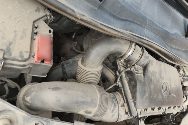 Used Mercedes-Benz V-Class  Engine Bay Right
