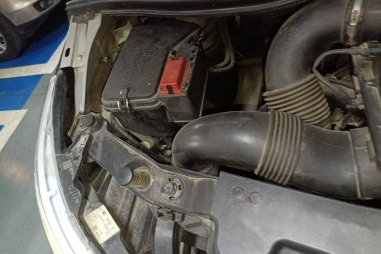 Used Mercedes-Benz V-Class 2017 V 260 Avantgarde Edition Engine Bay Right