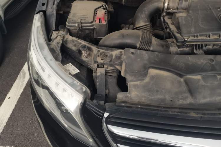 Used Mercedes-Benz V-Class 2017 V 260 Prestige Edition Engine Bay Right