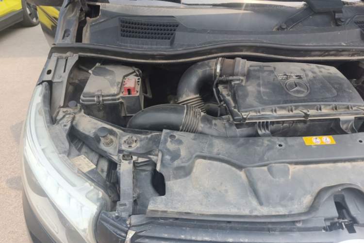 Used Mercedes-Benz V-Class  Engine Bay Right