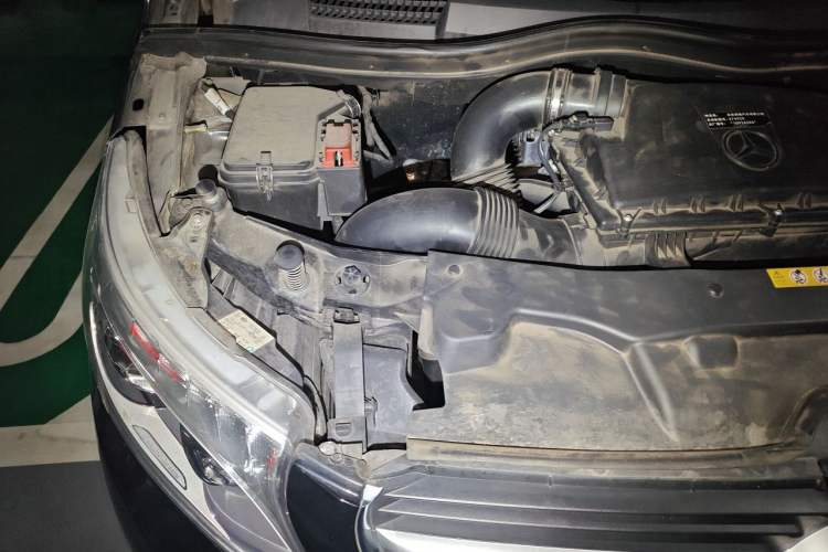 Used Mercedes-Benz V-Class 2017 V 260 Avantgarde Edition Engine Bay Right