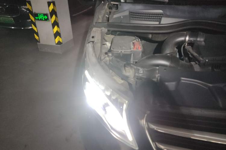 Used Mercedes-Benz V-Class 2017 V 260 L Prestige Extended Edition Engine Bay Right