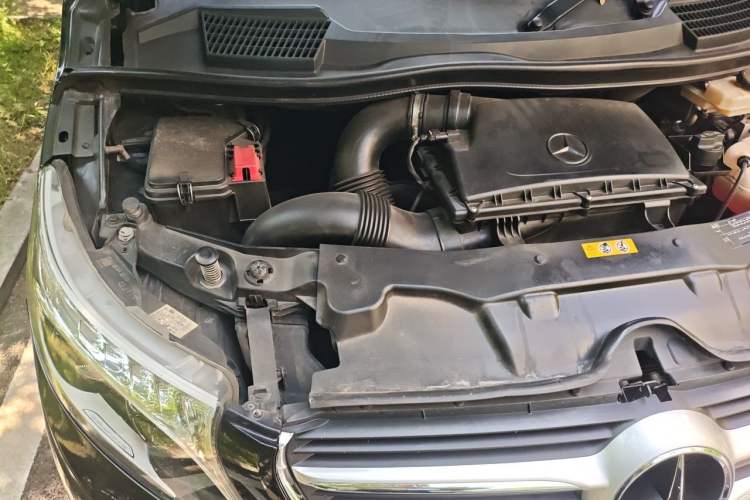 Used Mercedes-Benz V-Class 2017 V250 2.0T Base Model Engine Bay Right