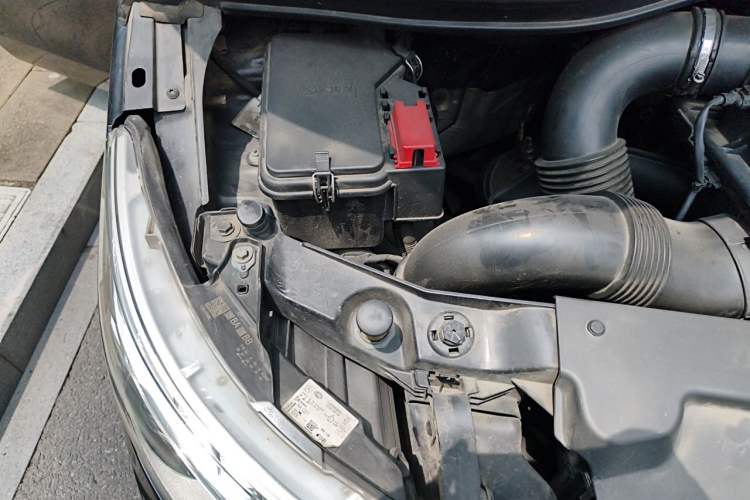 Used Mercedes-Benz V-Class 2017 V 260 L Prestige Extended Edition Engine Bay Right