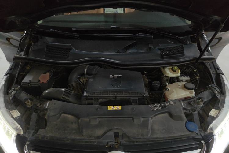 Used Mercedes-Benz V-Class 2017 V 260 Avantgarde Edition Engine Bay