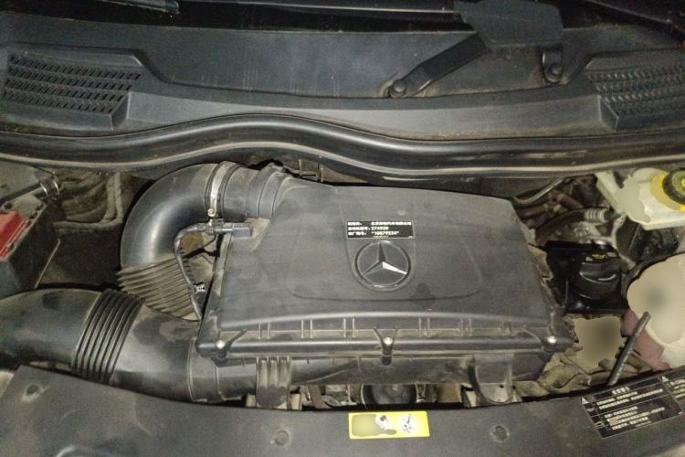 Used Mercedes-Benz V-Class 2017 V 260 Avantgarde Edition Engine Bay