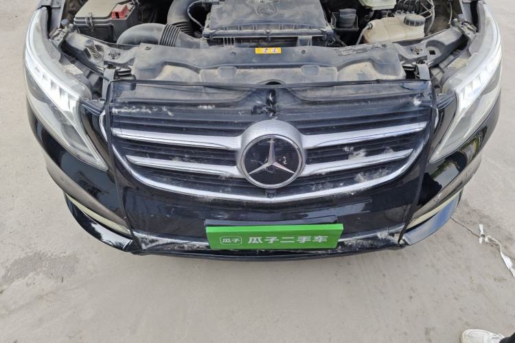 Used Mercedes-Benz V-Class  Engine Bay