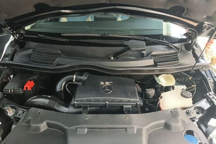 Used Mercedes-Benz V-Class 2017 V 260 Avantgarde Edition Engine Bay