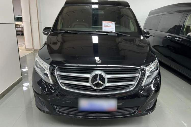 Used Mercedes-Benz V-Class 2017 V 260 L Prestige Extended Edition Exterior 1