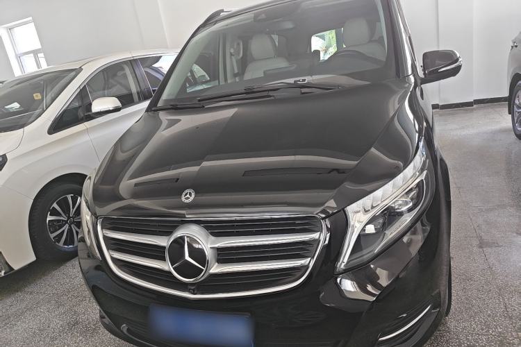 Used Mercedes-Benz V-Class 2017 V 260 L Prestige Extended Edition Exterior 1