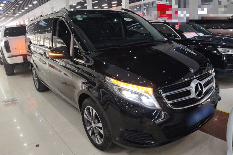 Used Mercedes-Benz V-Class 2017 V 260 Avantgarde Edition Exterior 1