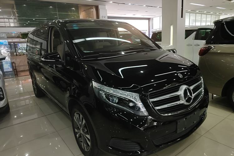 Used Mercedes-Benz V-Class 2017 V 260 Avantgarde Edition Exterior 1