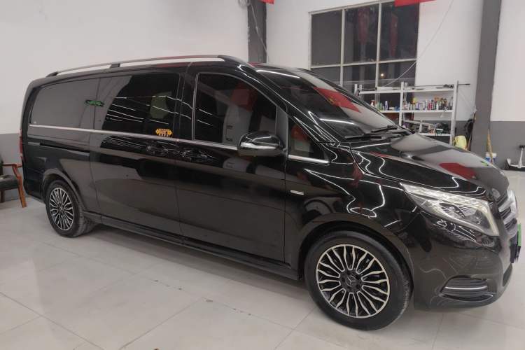 Used Mercedes-Benz V-Class 2017 V 260 L Prestige Extended Edition Exterior 2