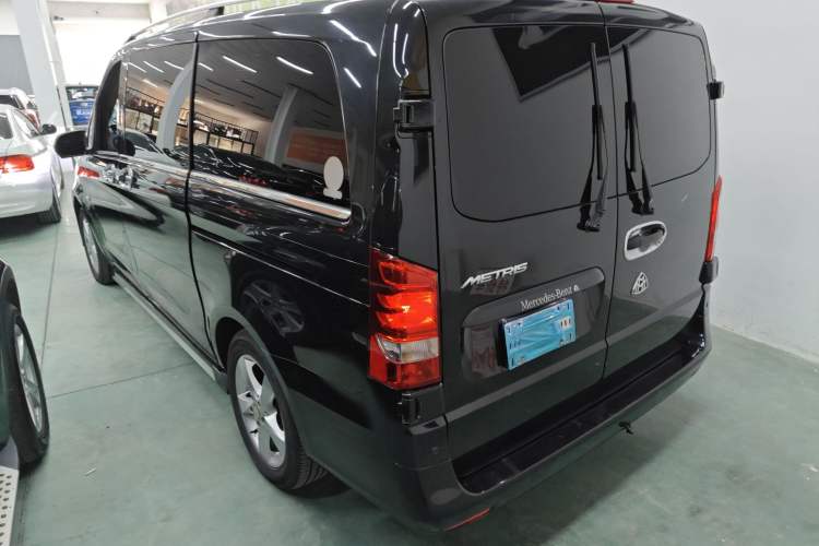 Used Mercedes-Benz V-Class  Exterior 2