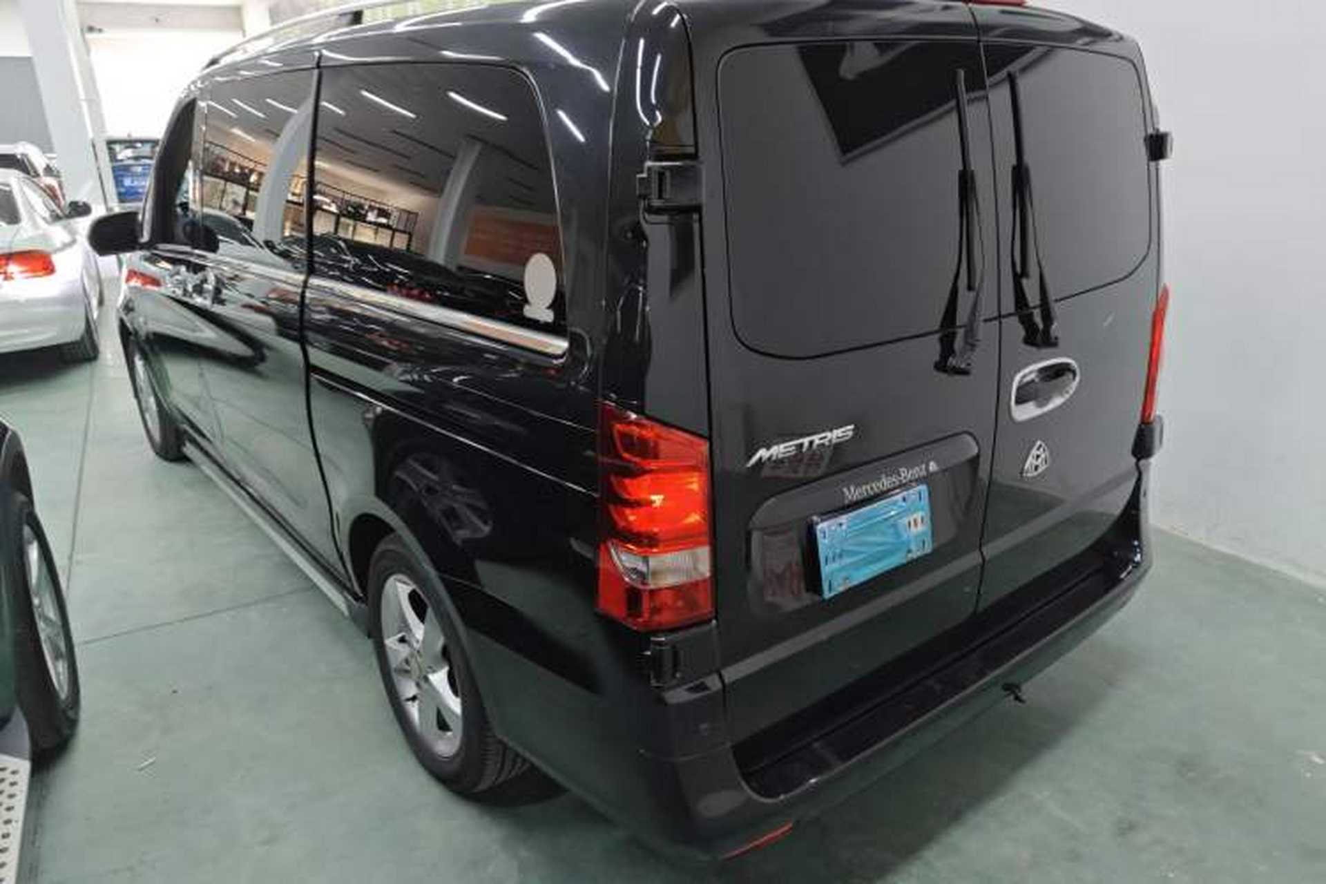 Used Mercedes-Benz V-Class  Exterior 2