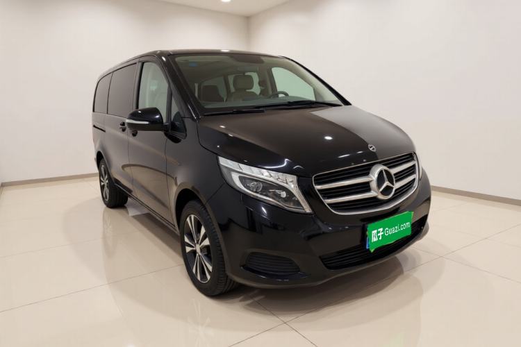 Used Mercedes-Benz V-Class 2017 V 260 Avantgarde Edition Exterior 2