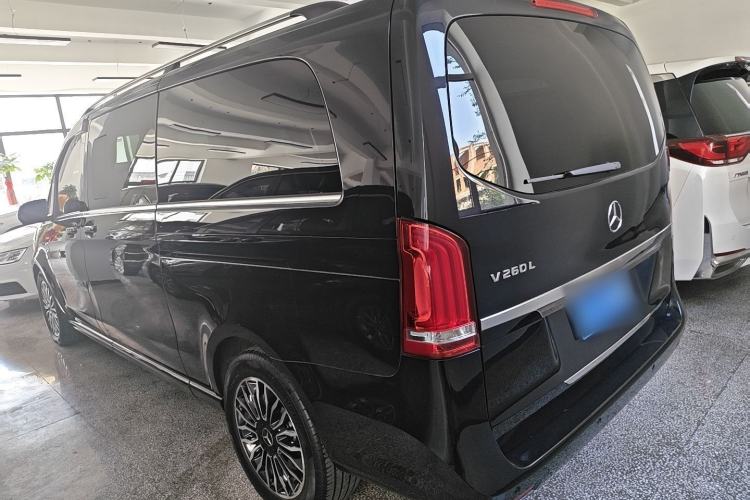 Used Mercedes-Benz V-Class 2017 V 260 L Prestige Extended Edition Exterior 3