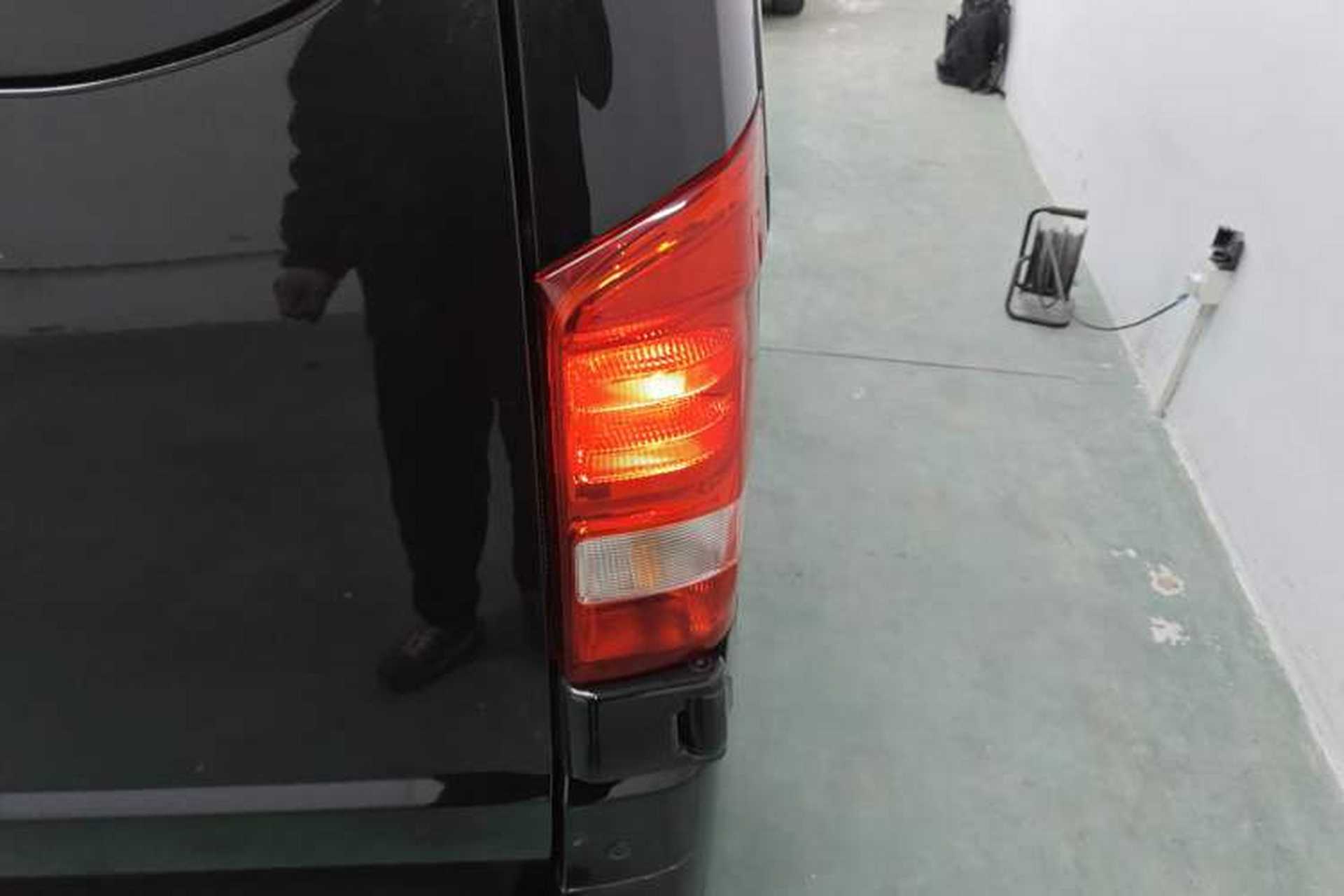 Used Mercedes-Benz V-Class  Exterior 3