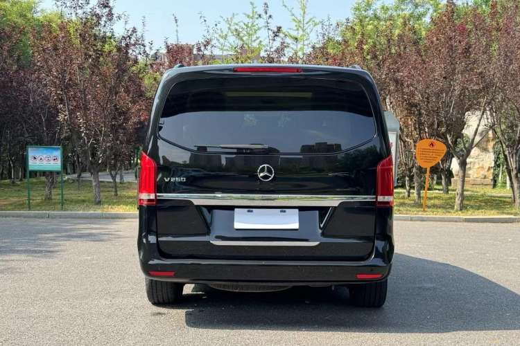 Used Mercedes-Benz V-Class 2017 V 260 Prestige Edition Exterior 3