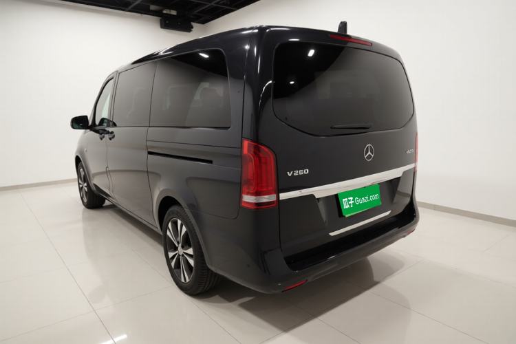 Used Mercedes-Benz V-Class 2017 V 260 Avantgarde Edition Exterior 3