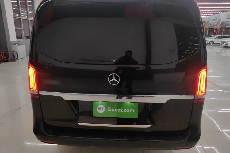 Used Mercedes-Benz V-Class 2017 V 260 L Prestige Extended Edition Exterior 4