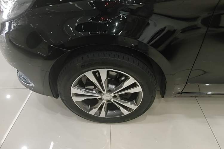 Used Mercedes-Benz V-Class 2017 V 260 Avantgarde Edition Exterior 4