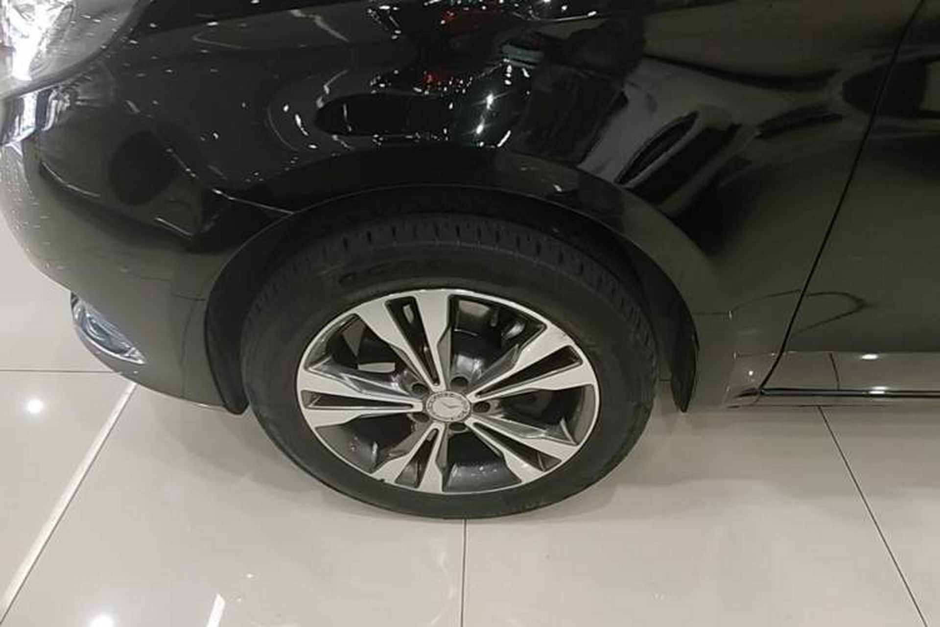 Used Mercedes-Benz V-Class 2017 V 260 Avantgarde Edition Exterior 4