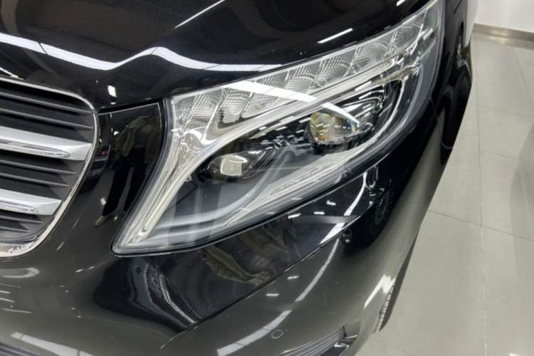 Used Mercedes-Benz V-Class 2017 V 260 L Prestige Extended Edition Exterior 5