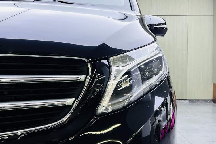 Used Mercedes-Benz V-Class 2017 V 260 Avantgarde Edition Exterior 5