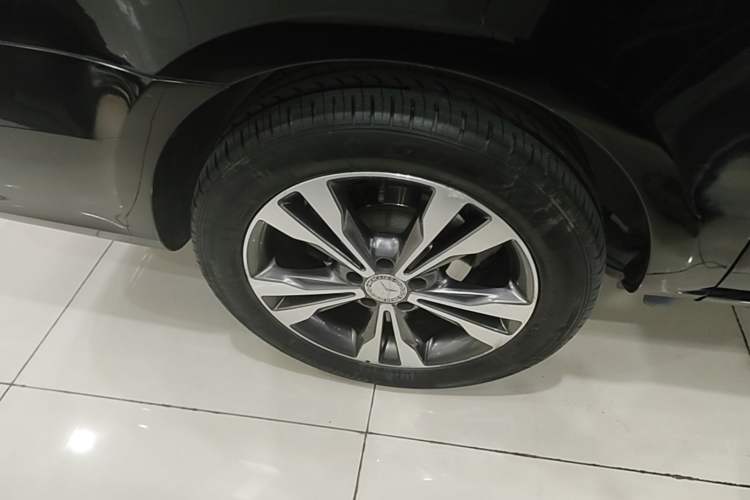 Used Mercedes-Benz V-Class 2017 V 260 Avantgarde Edition Exterior 5