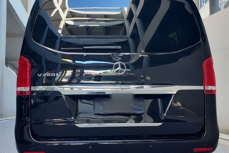 Used Mercedes-Benz V-Class 2017 V 260 L Prestige Extended Edition Exterior 5