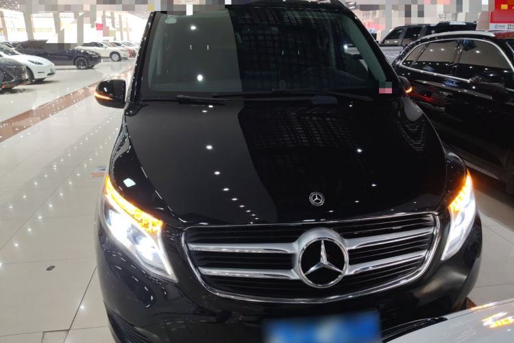 Used Mercedes-Benz V-Class 2017 V 260 Avantgarde Edition Front