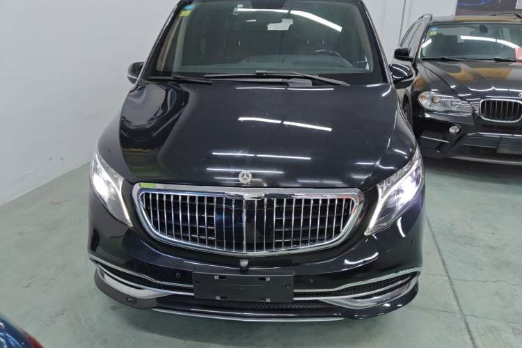 Used Mercedes-Benz V-Class  Front