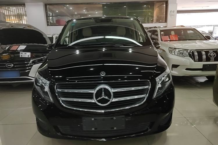 Used Mercedes-Benz V-Class 2017 V 260 Avantgarde Edition Front