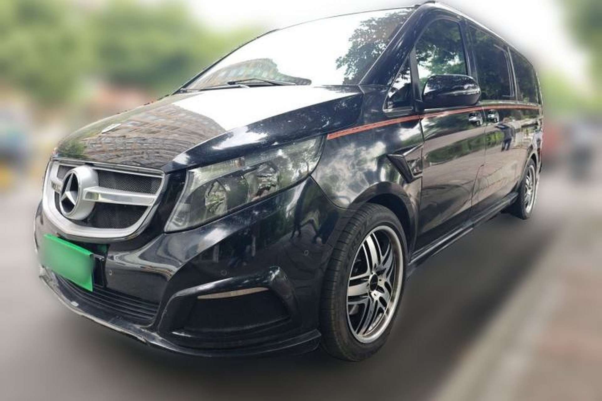 Used Mercedes-Benz V-Class  Front Left 45 Deg