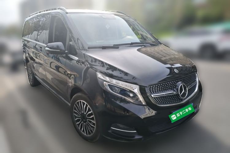 Used Mercedes-Benz V-Class 2017 V 260 Prestige Edition Front Right 45 Deg