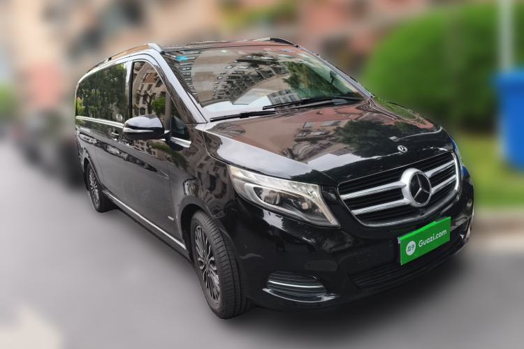 Used Mercedes-Benz V-Class 2017 V 260 L Prestige Extended Edition Front Right 45 Deg