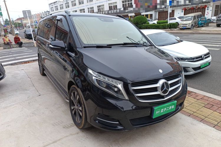 Used Mercedes-Benz V-Class 2017 V 260 L Prestige Extended Edition Front Right 45 Deg
