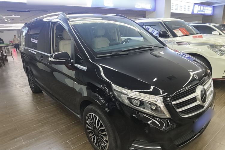 Used Mercedes-Benz V-Class 2017 V 260 Prestige Edition Front Right 45 Deg