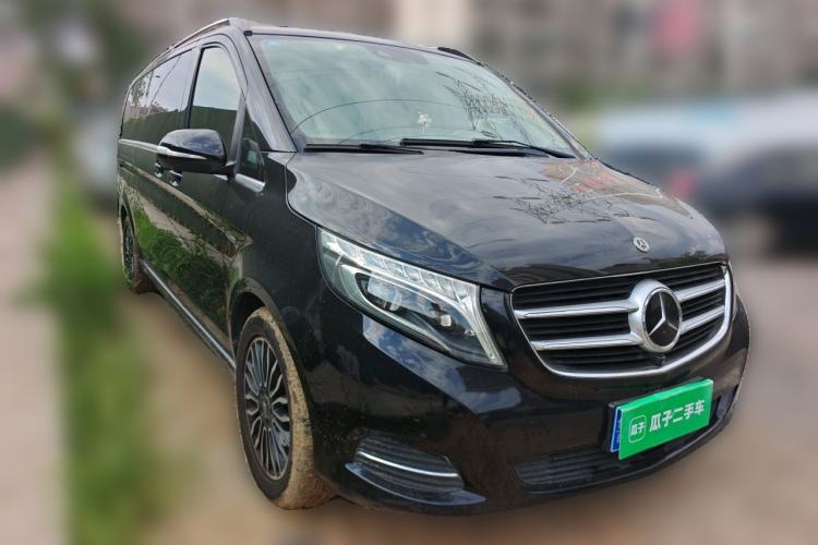 Used Mercedes-Benz V-Class 2017 V 260 L Prestige Extended Edition Front Right 45 Deg