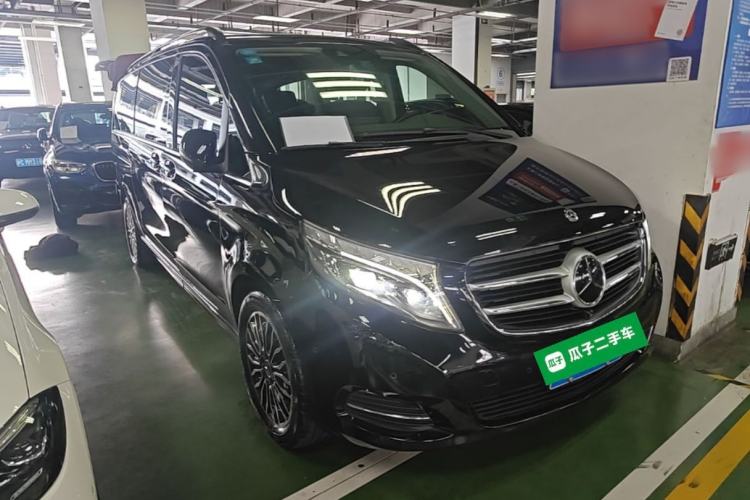 Used Mercedes-Benz V-Class 2017 V 260 L Prestige Extended Edition Front Right 45 Deg