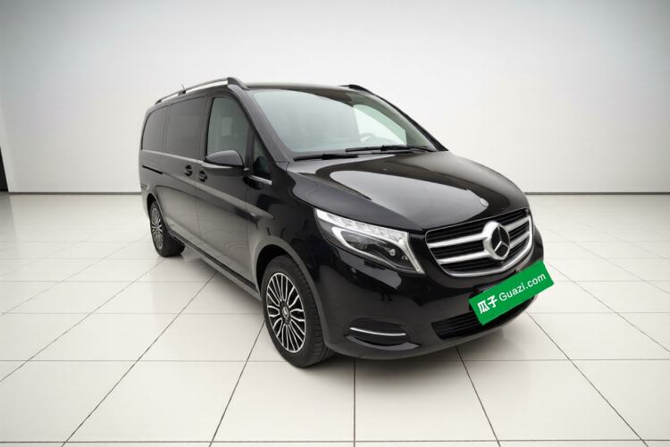 Used Mercedes-Benz V-Class 2017 V 260 L Prestige Extended Edition Front Right 45 Deg