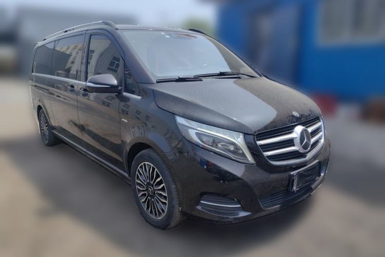 Used Mercedes-Benz V-Class 2017 V 260 L Prestige Extended Edition Front Right 45 Deg