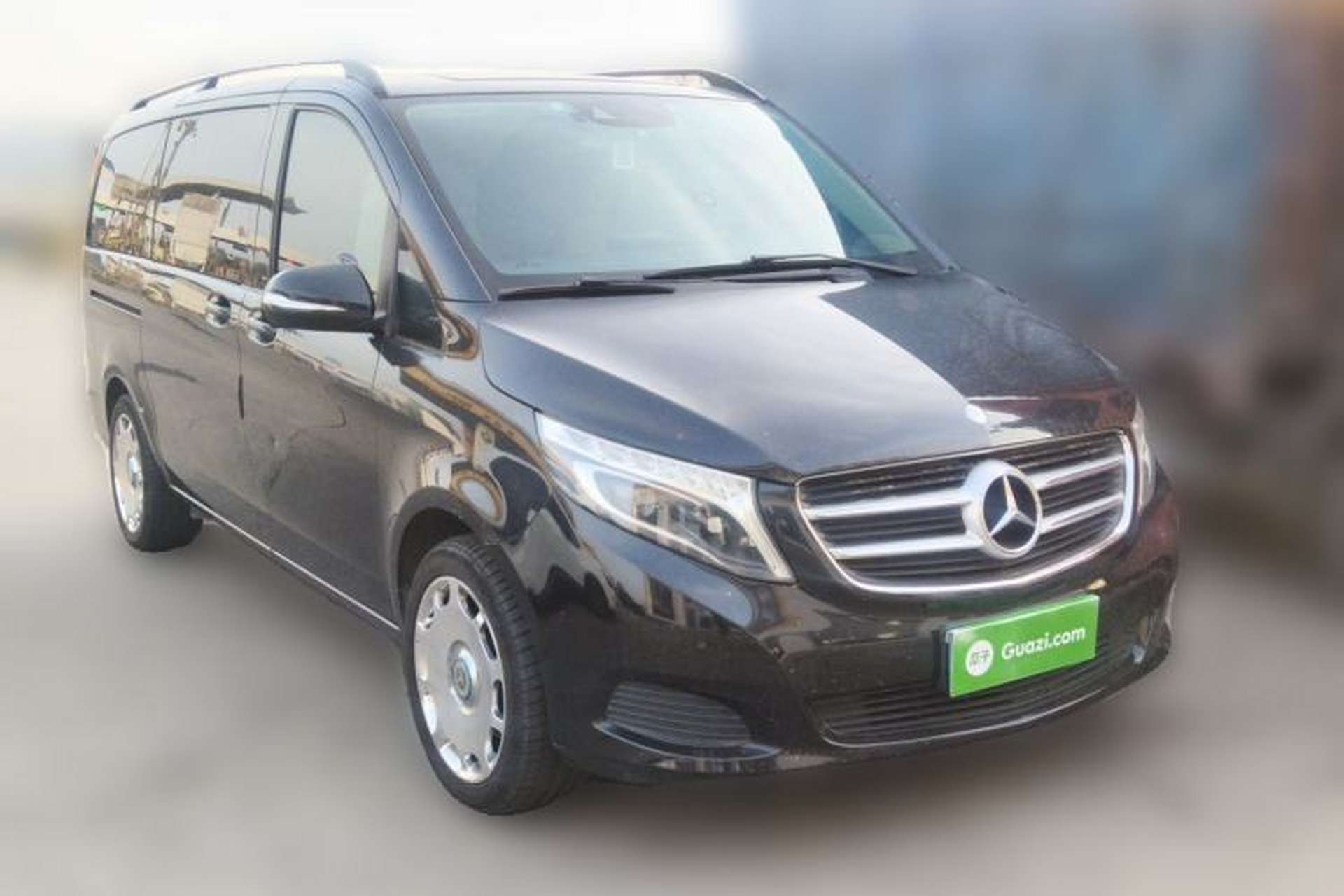 Used Mercedes-Benz V-Class 2017 V 260 Avantgarde Edition Front Right 45 Deg