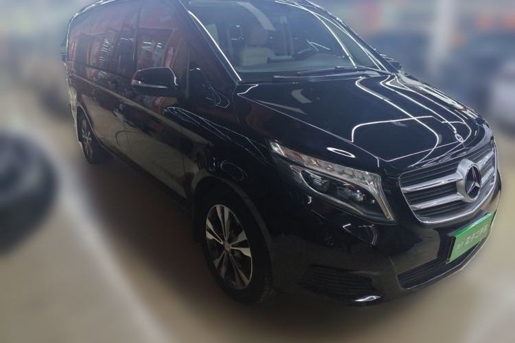Used Mercedes-Benz V-Class 2017 V 260 Prestige Edition Front Right 45 Deg